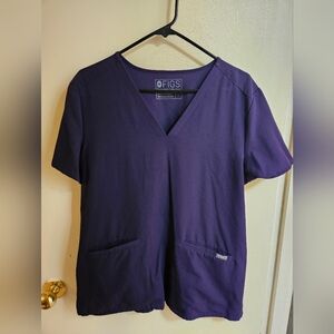 Figs Casma Scrub Top in Eggplant (OG Purple) in Large. Good condition.